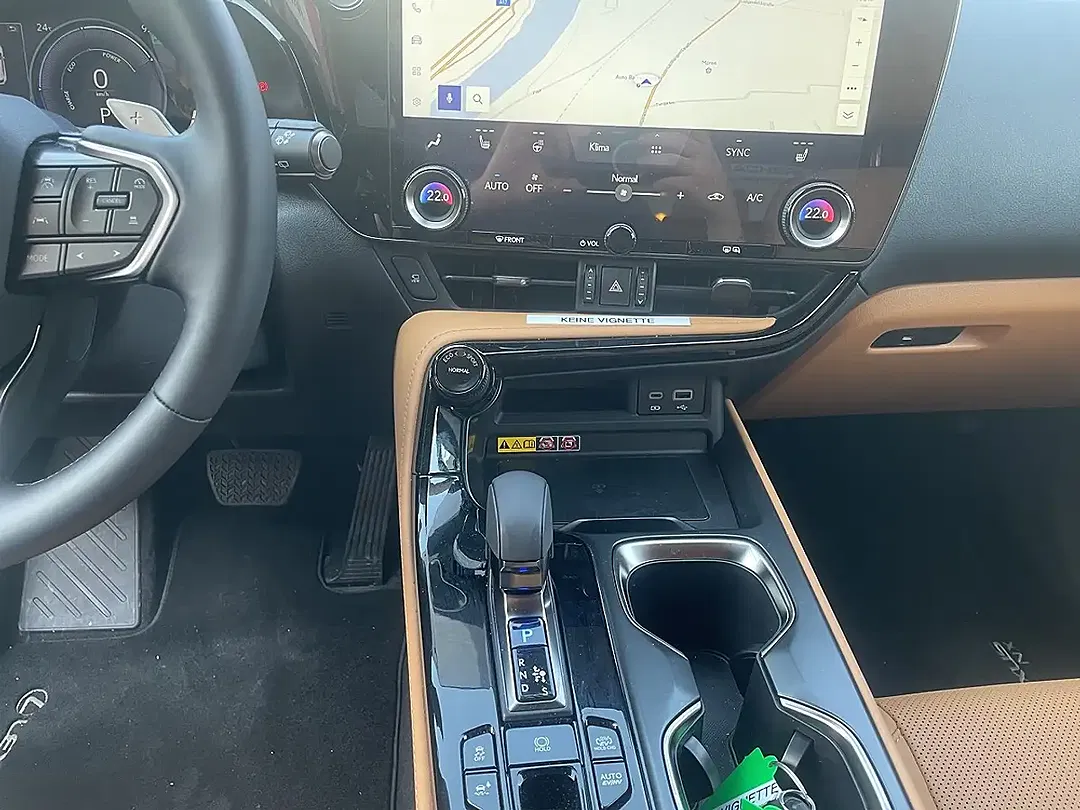 Lexus NX 450h+ - Thumbnail 6