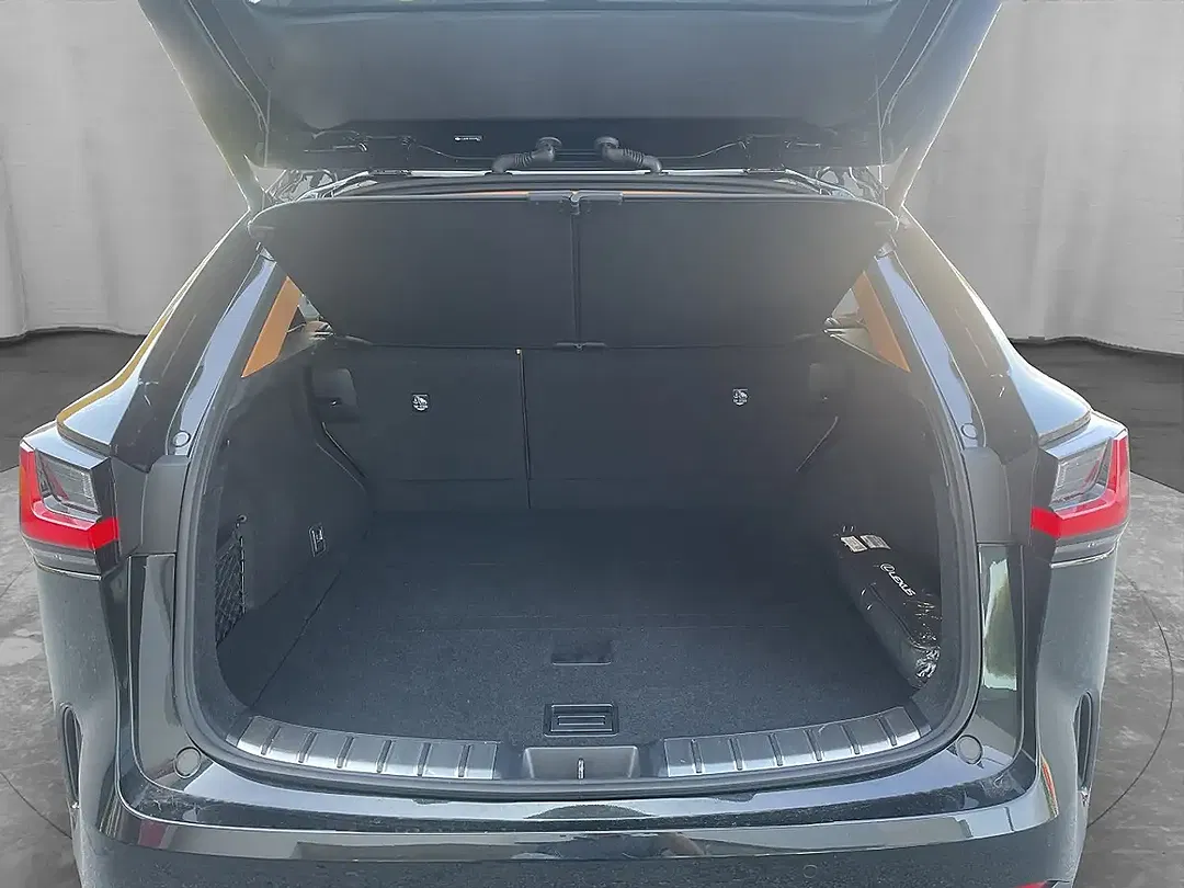 Lexus NX 450h+ - Thumbnail 3