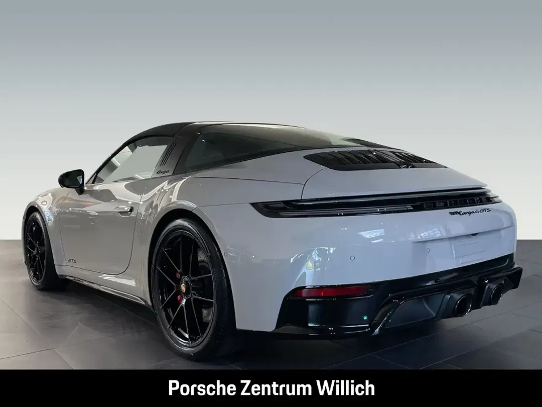 Porsche 992 - Thumbnail 3