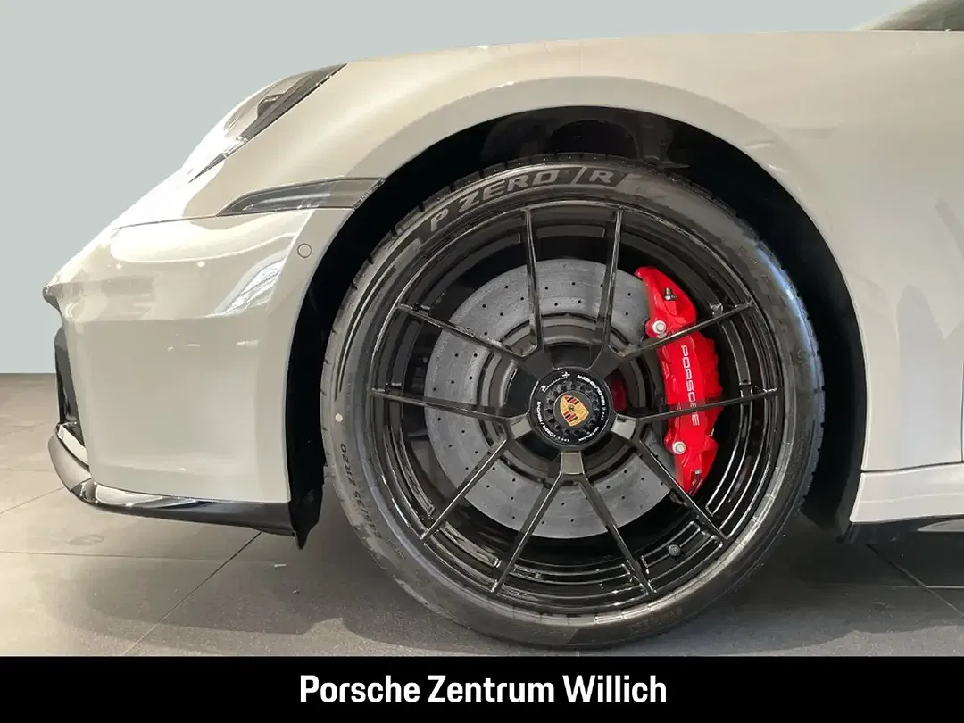 Porsche 992 - Thumbnail 6