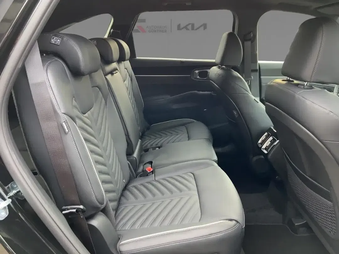 Kia Sorento - Thumbnail 10