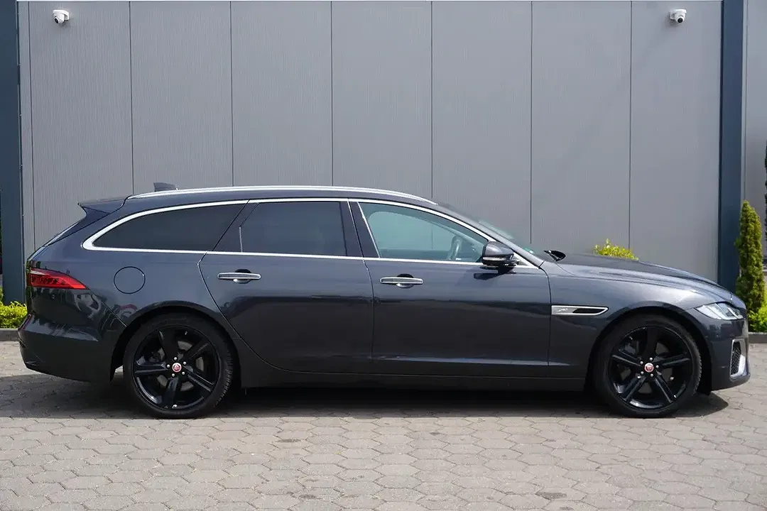 Jaguar XF - Thumbnail 4
