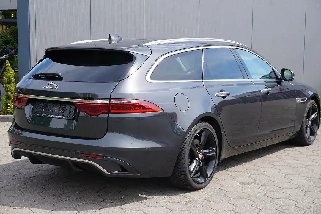 Jaguar XF - Thumbnail 5
