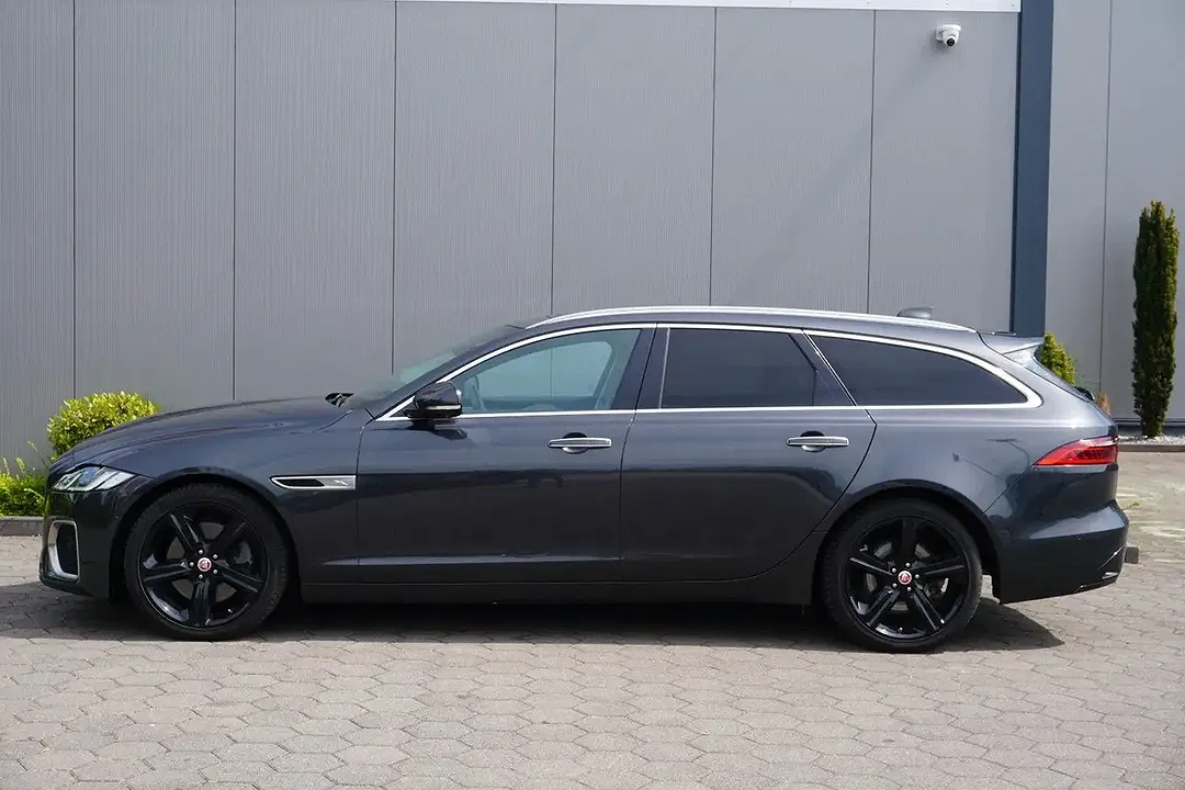 Jaguar XF - Thumbnail 9