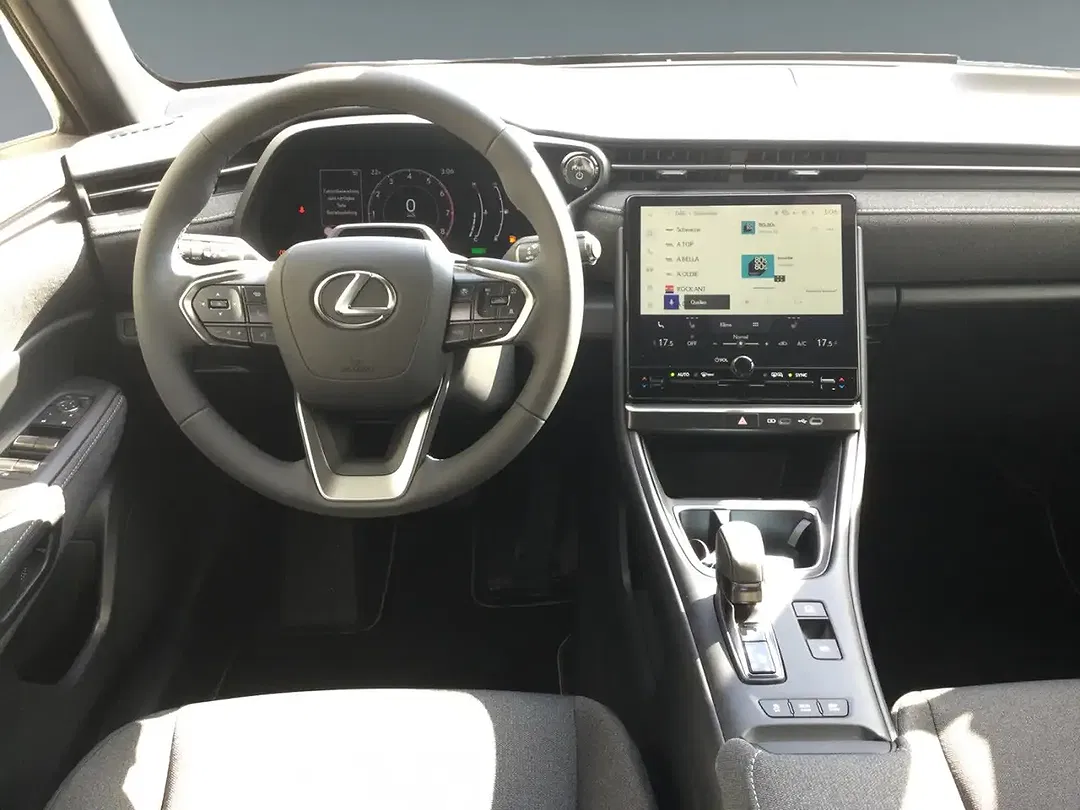 Lexus LBX - Thumbnail 10