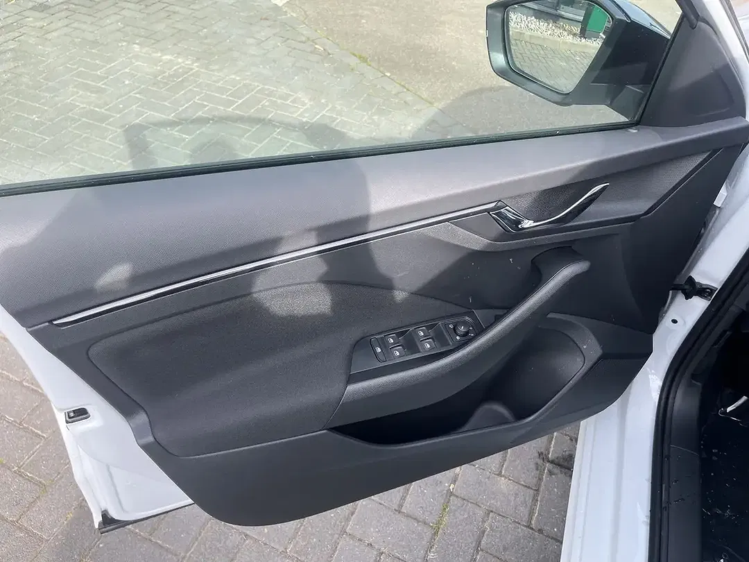 Skoda Kamiq - Thumbnail 8