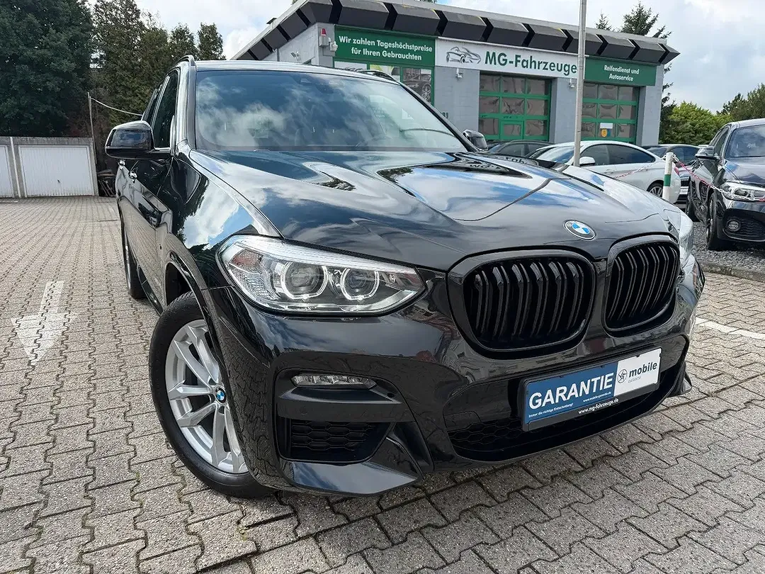 BMW X3 - Thumbnail 1
