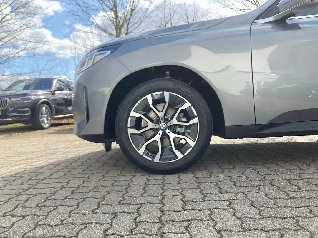 BMW X3 - Thumbnail 3