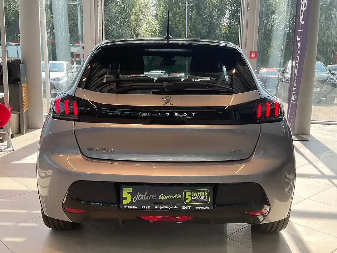Peugeot 208 - Thumbnail 8