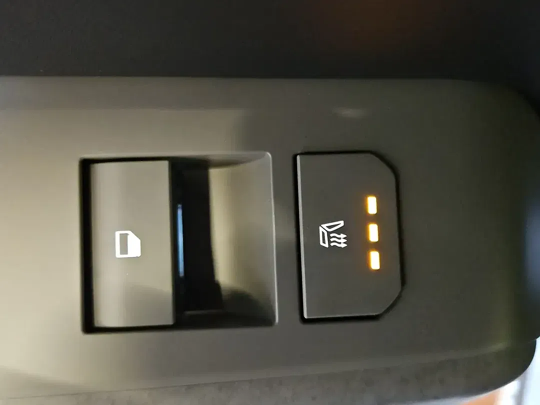 Kia EV4 - Thumbnail 10