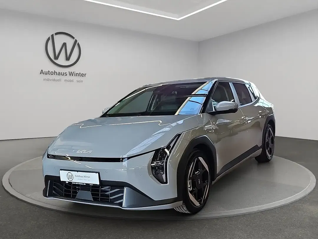 Kia EV4 - Thumbnail 2