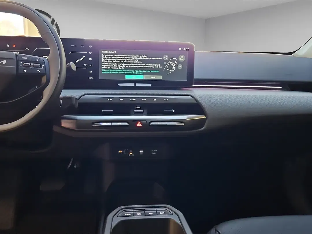 Kia EV4 - Thumbnail 8