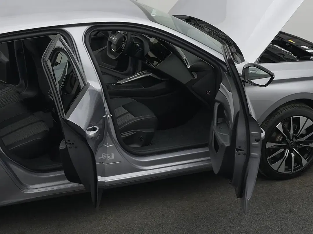 Peugeot 308 - Thumbnail 10