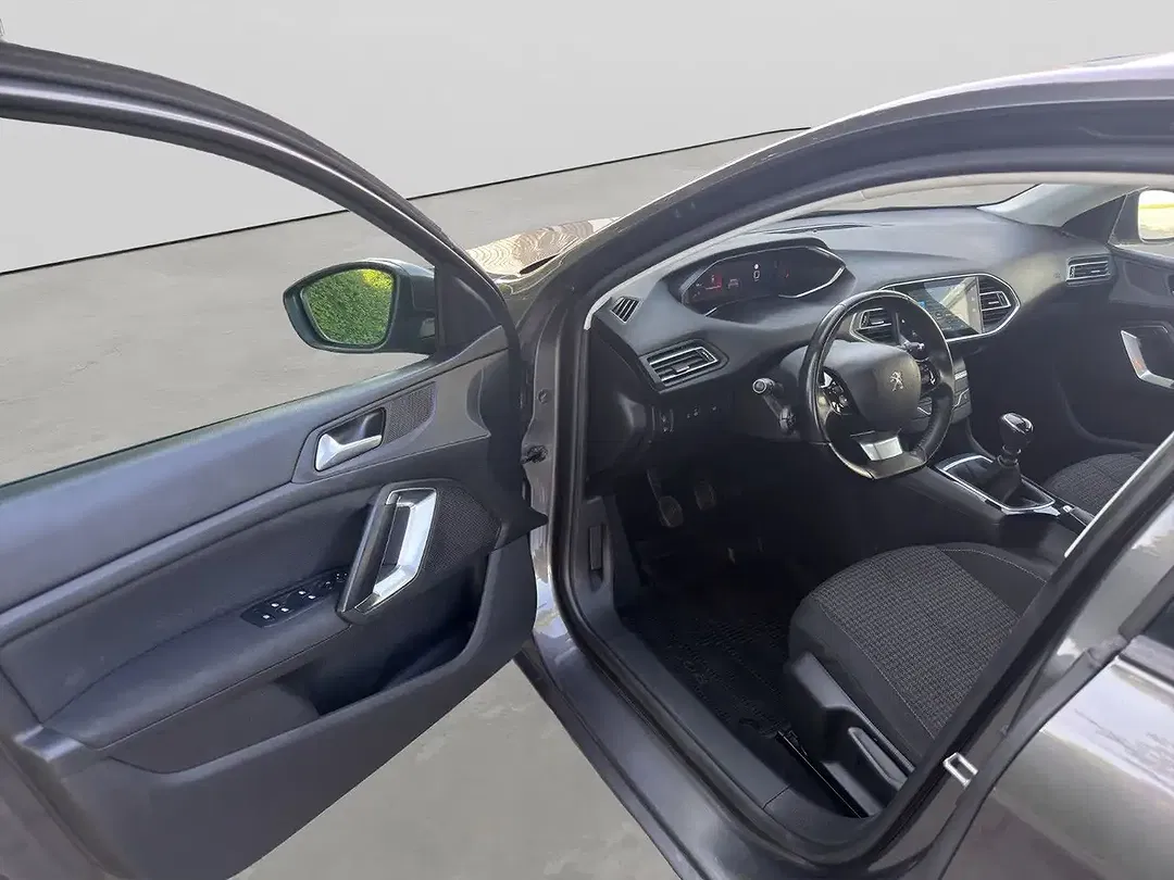 Peugeot 308 - Thumbnail 11