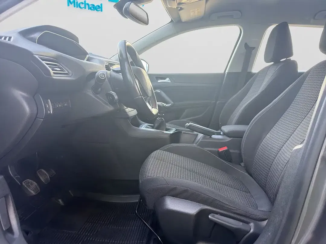 Peugeot 308 - Thumbnail 12