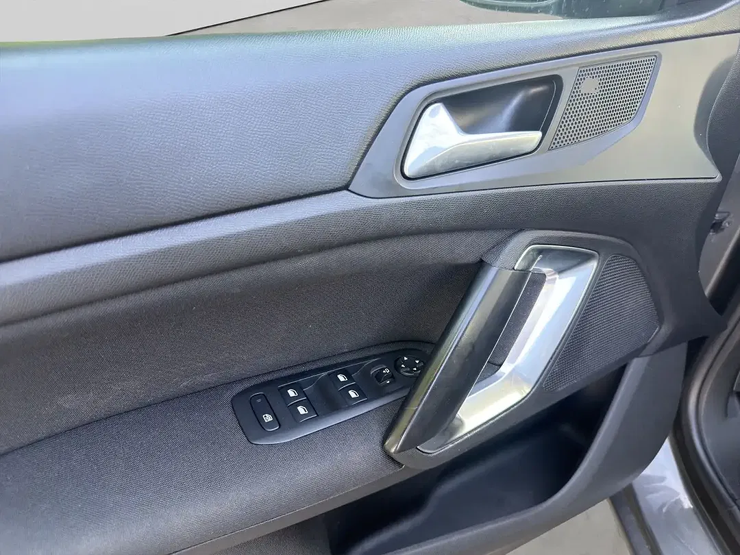 Peugeot 308 - Thumbnail 13