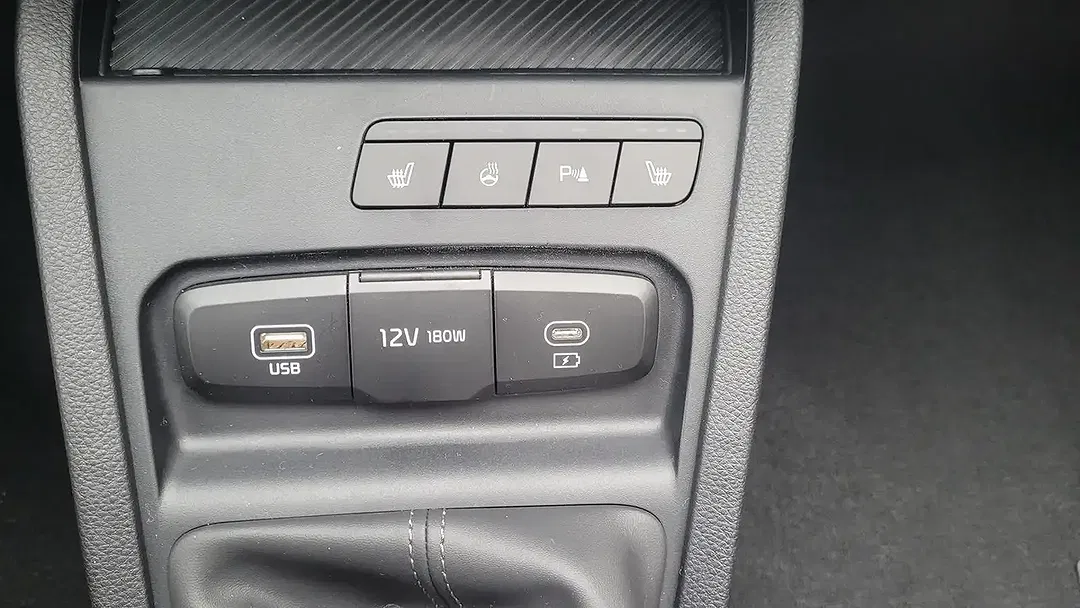 Kia Stonic - Thumbnail 11
