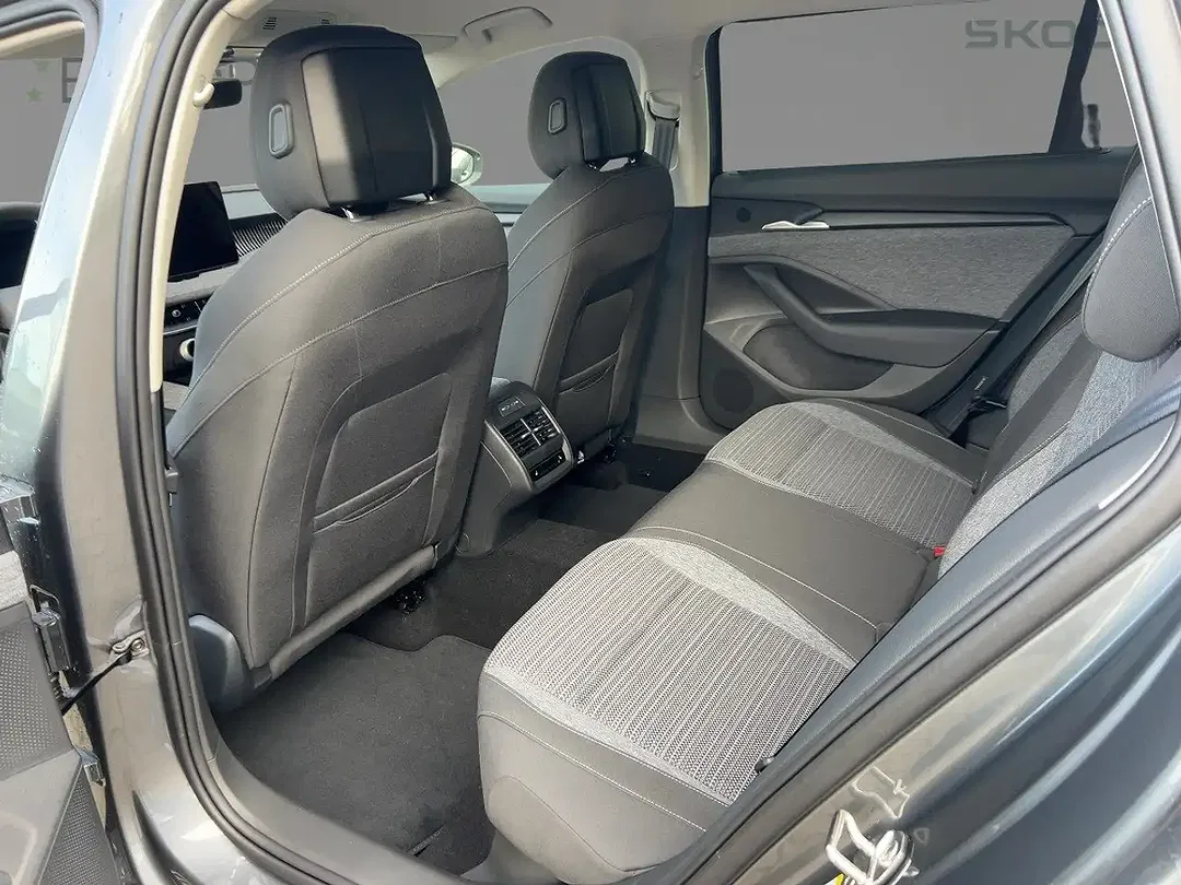 Skoda Superb - Thumbnail 10
