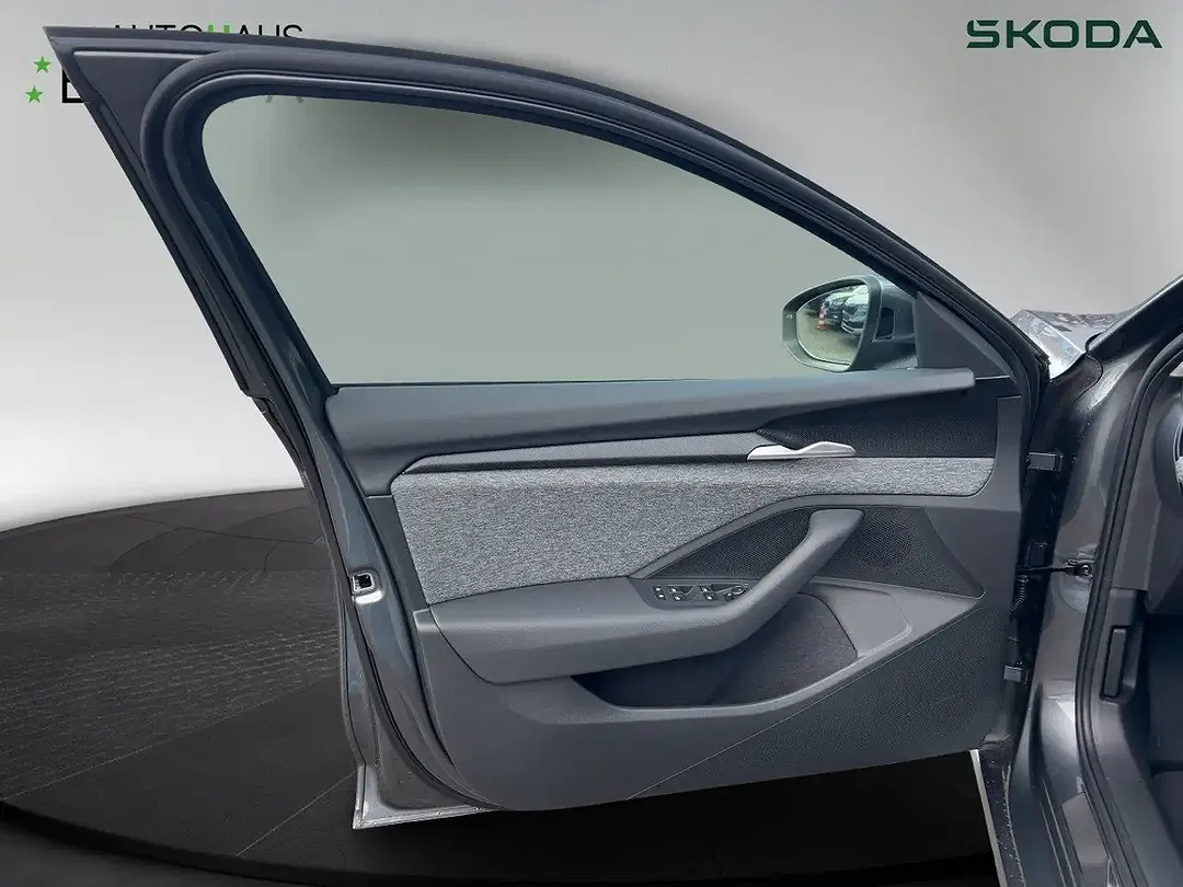 Skoda Superb - Thumbnail 8