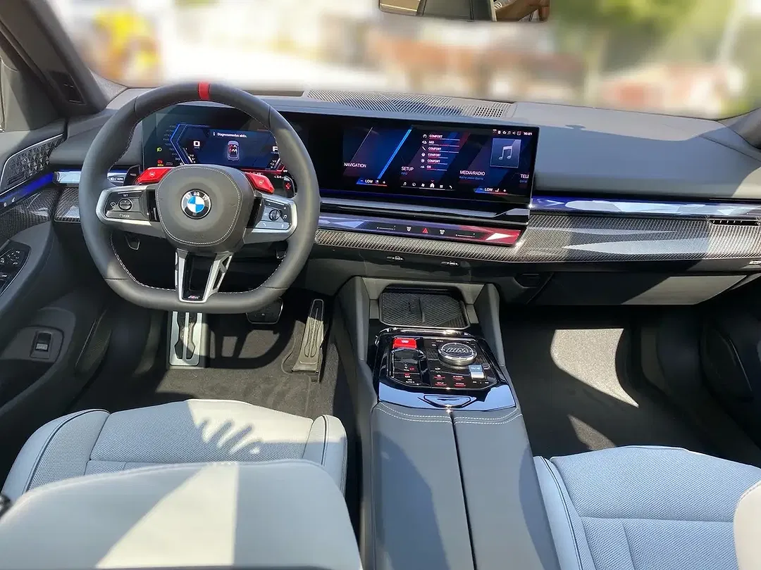 BMW M5 - Thumbnail 10
