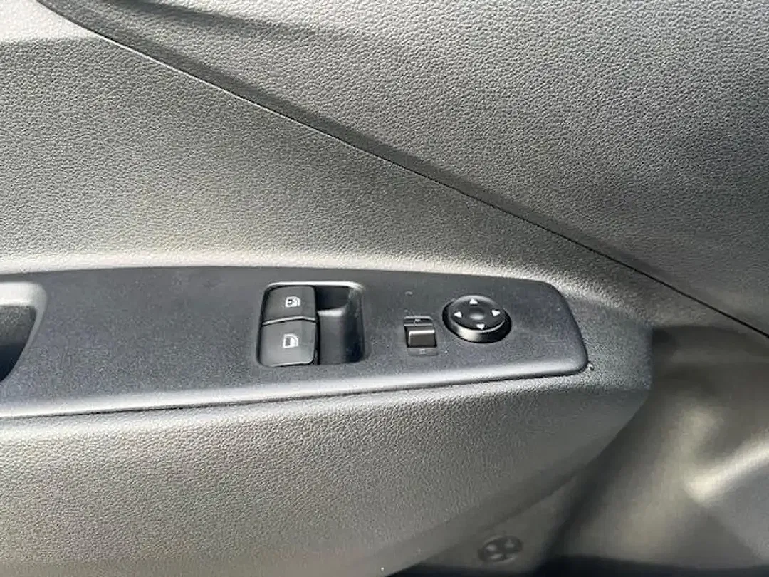 Hyundai i10 - Thumbnail 11