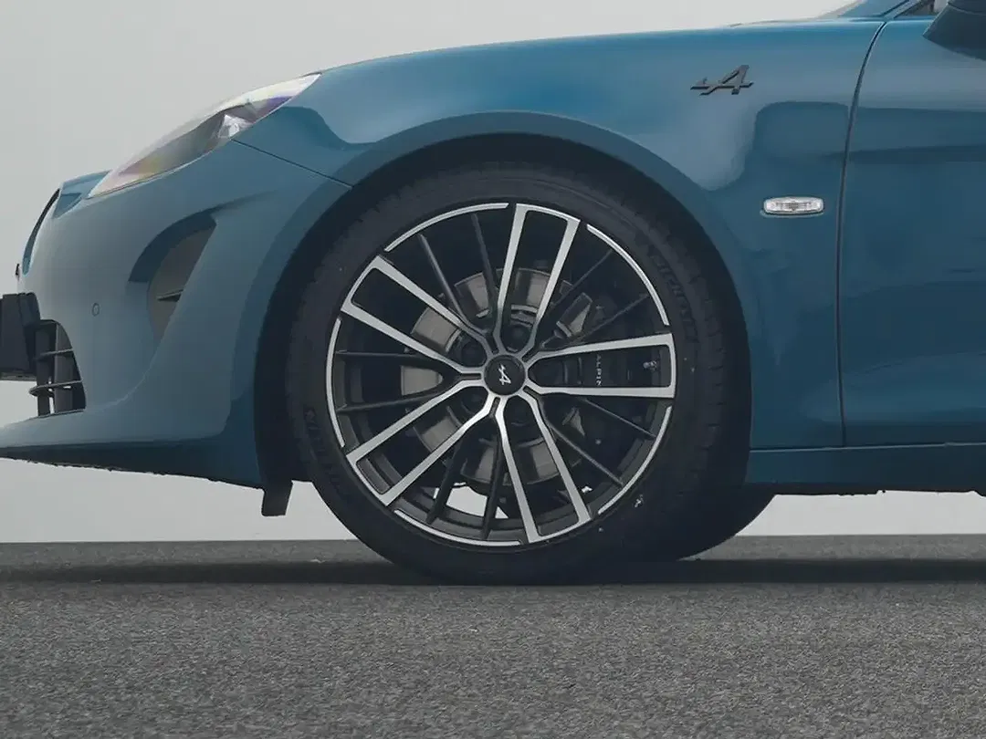 Alpine A110 - Thumbnail 6