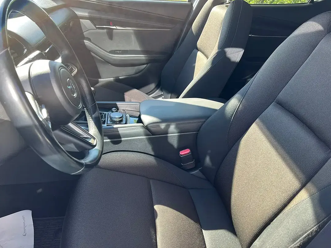 Mazda 3 - Thumbnail 9
