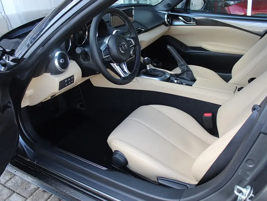 Mazda MX-5 - Thumbnail 11