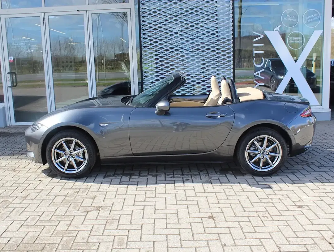 Mazda MX-5 - Thumbnail 3