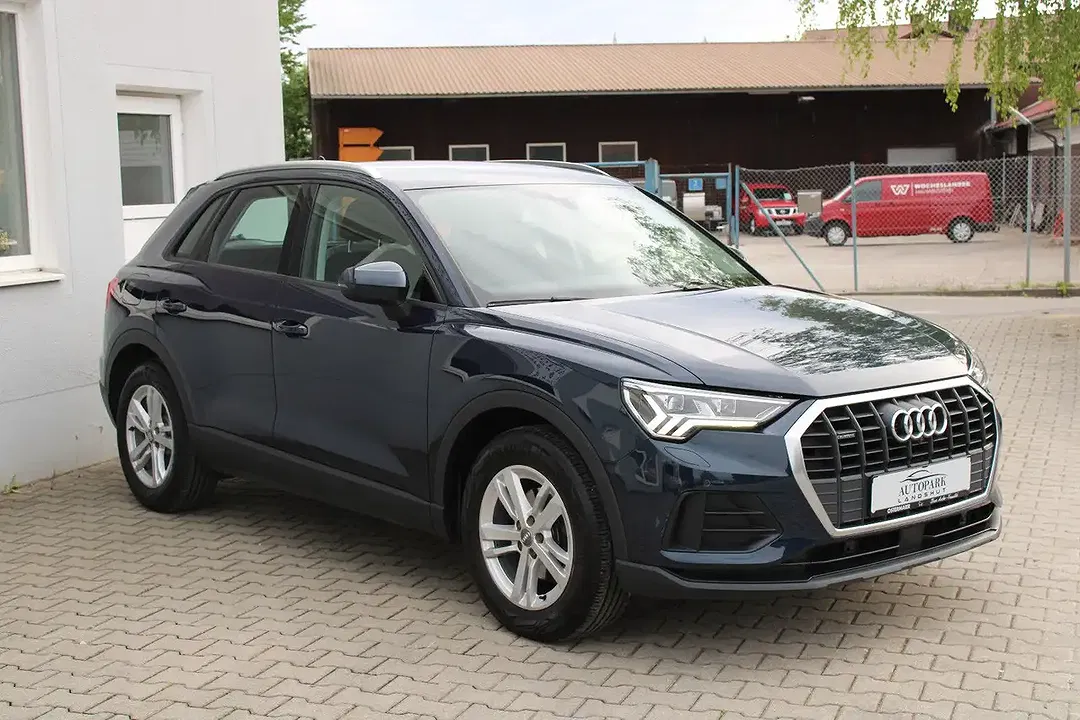 Audi Q3 - Thumbnail 3