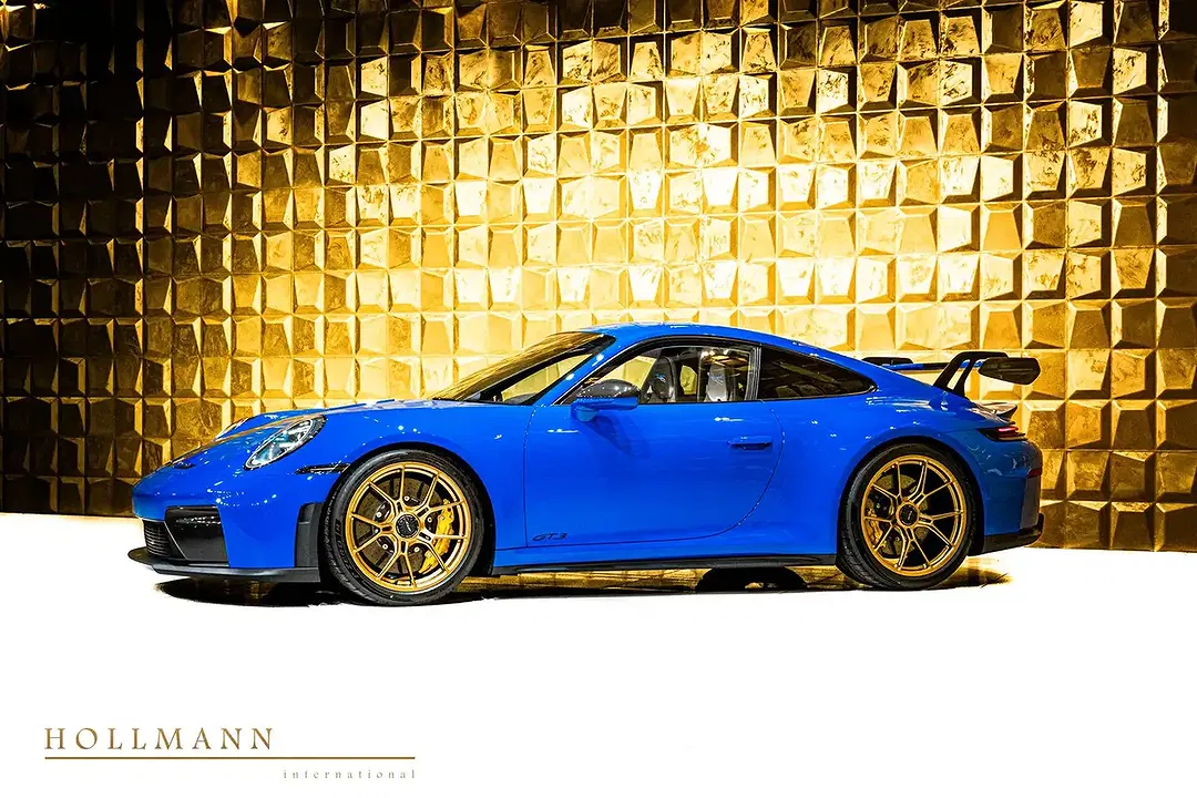 Porsche 992 - Thumbnail 3