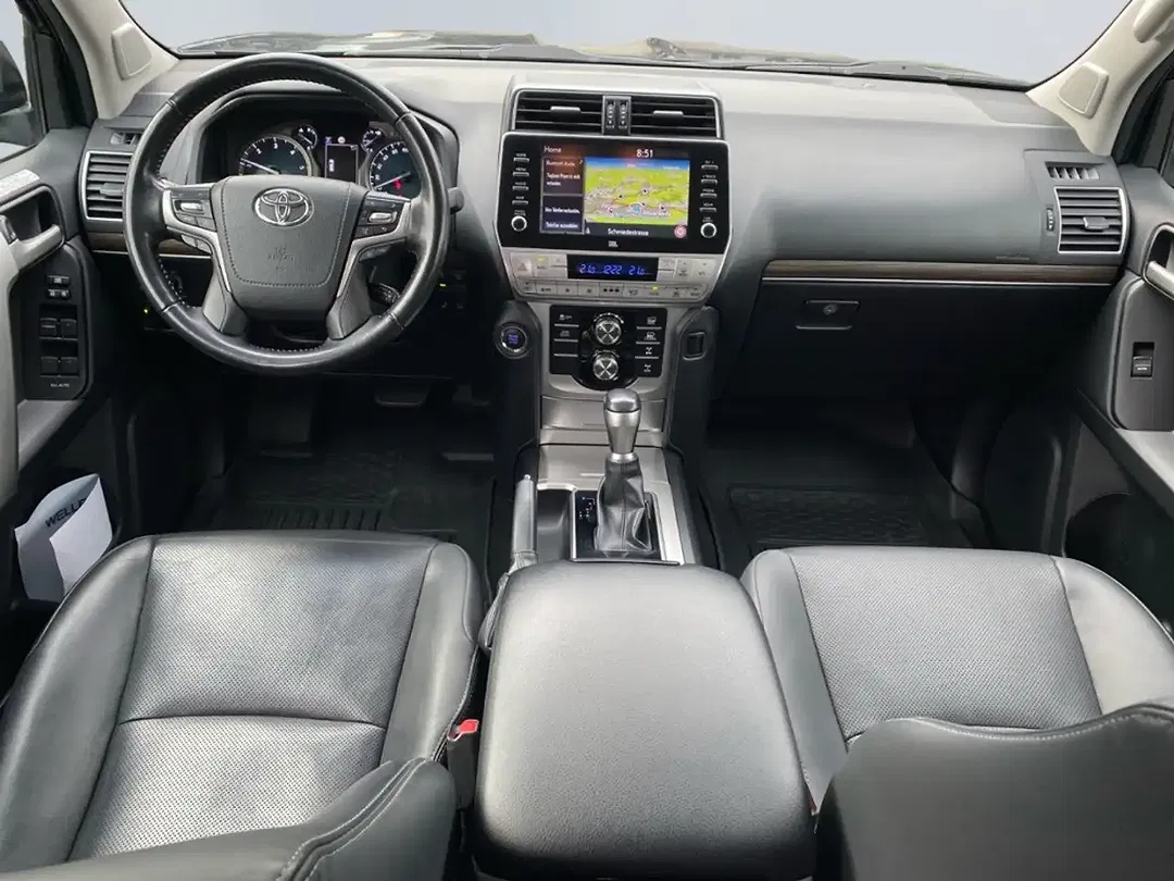 Toyota Land Cruiser - Thumbnail 5