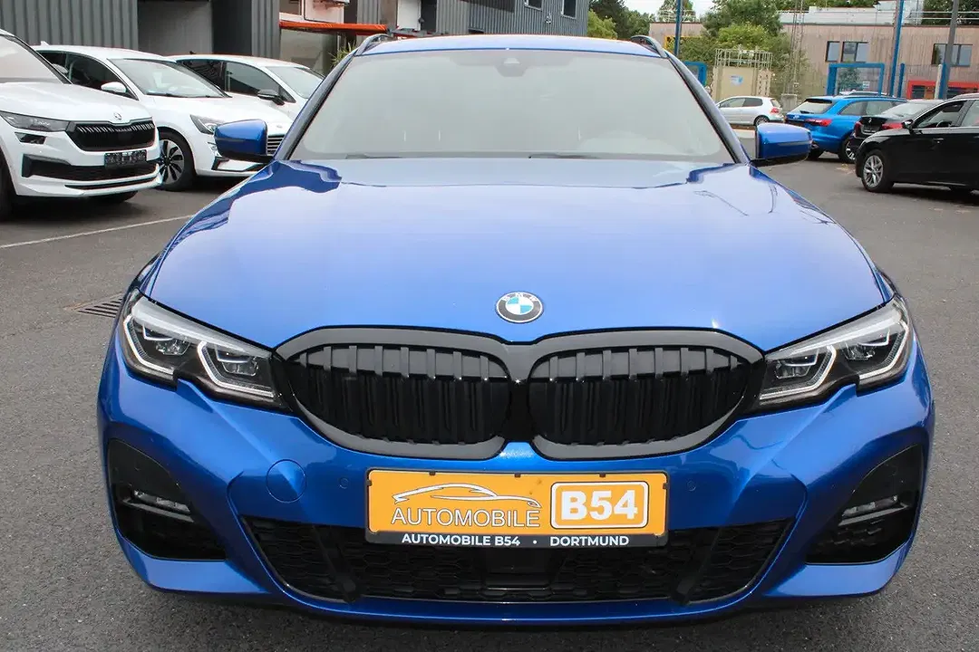 BMW 320 - Thumbnail 2