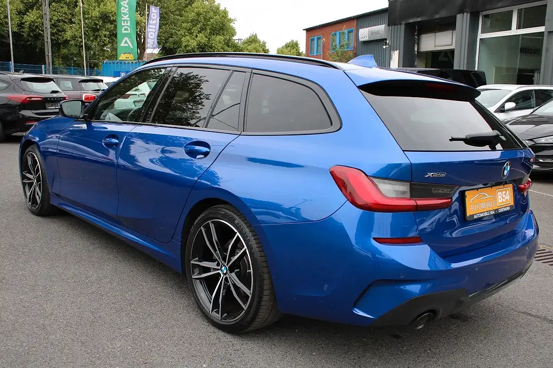 BMW 320 - Thumbnail 3