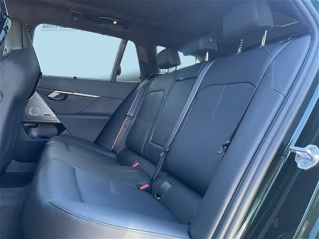 BMW M5 - Thumbnail 11