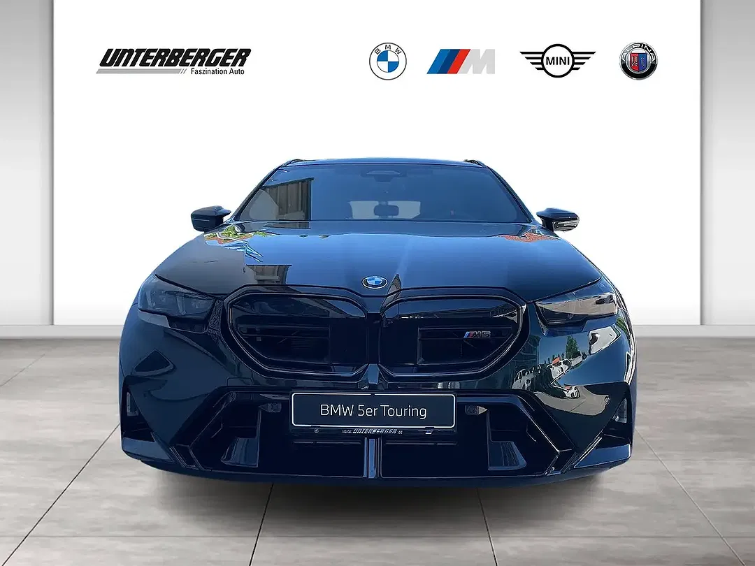BMW M5 - Thumbnail 2