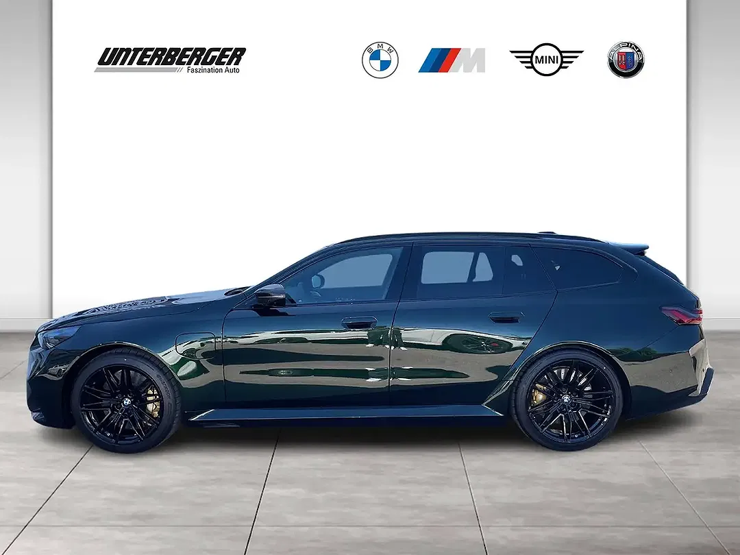 BMW M5 - Thumbnail 3