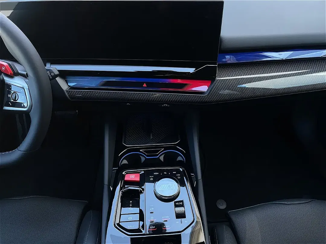BMW M5 - Thumbnail 8