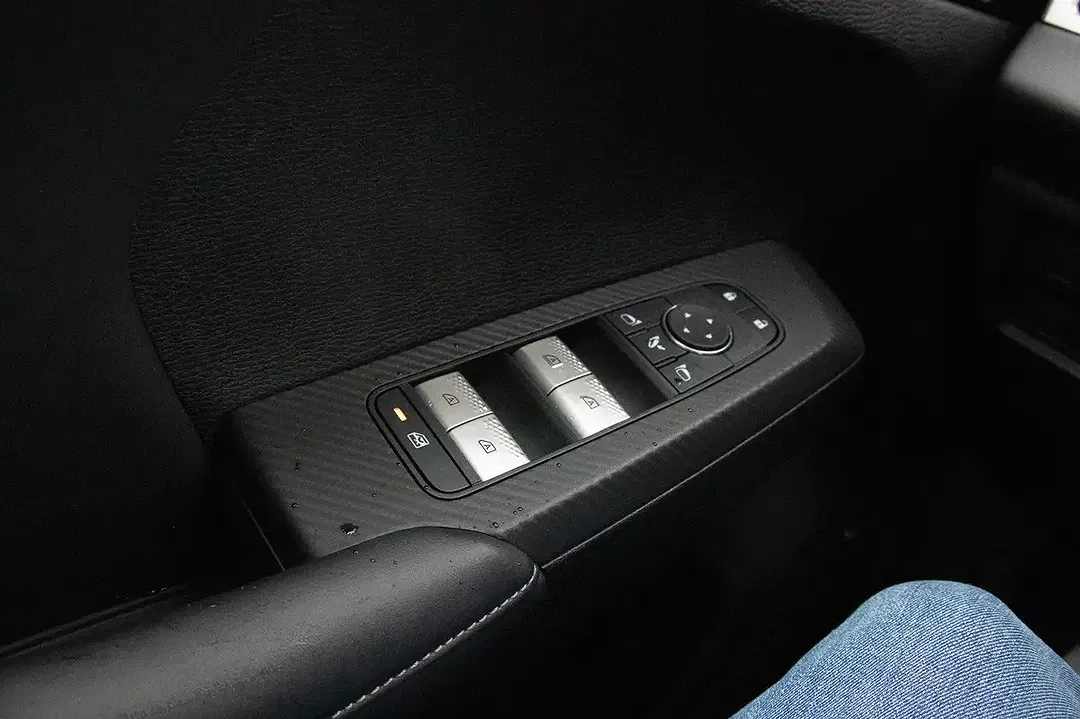 Mitsubishi Outlander - Thumbnail 13
