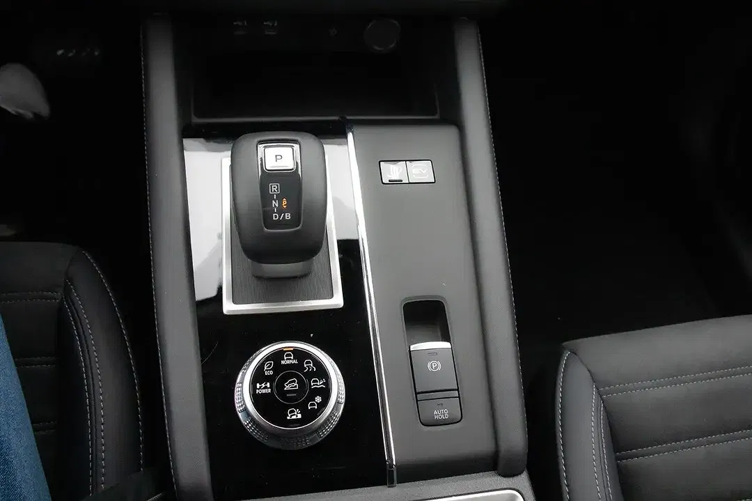 Mitsubishi Outlander - Thumbnail 7