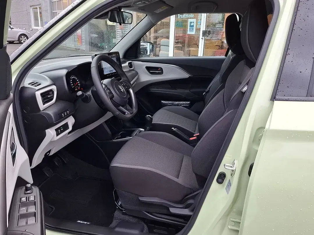 Suzuki Swift - Thumbnail 10