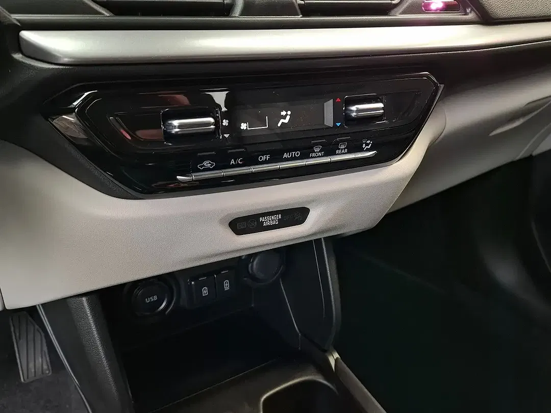 Suzuki Swift - Thumbnail 14