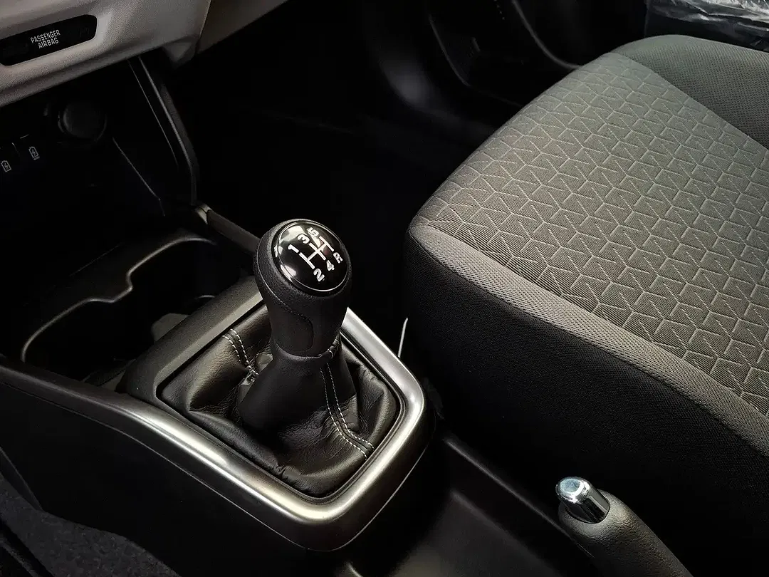 Suzuki Swift - Thumbnail 15