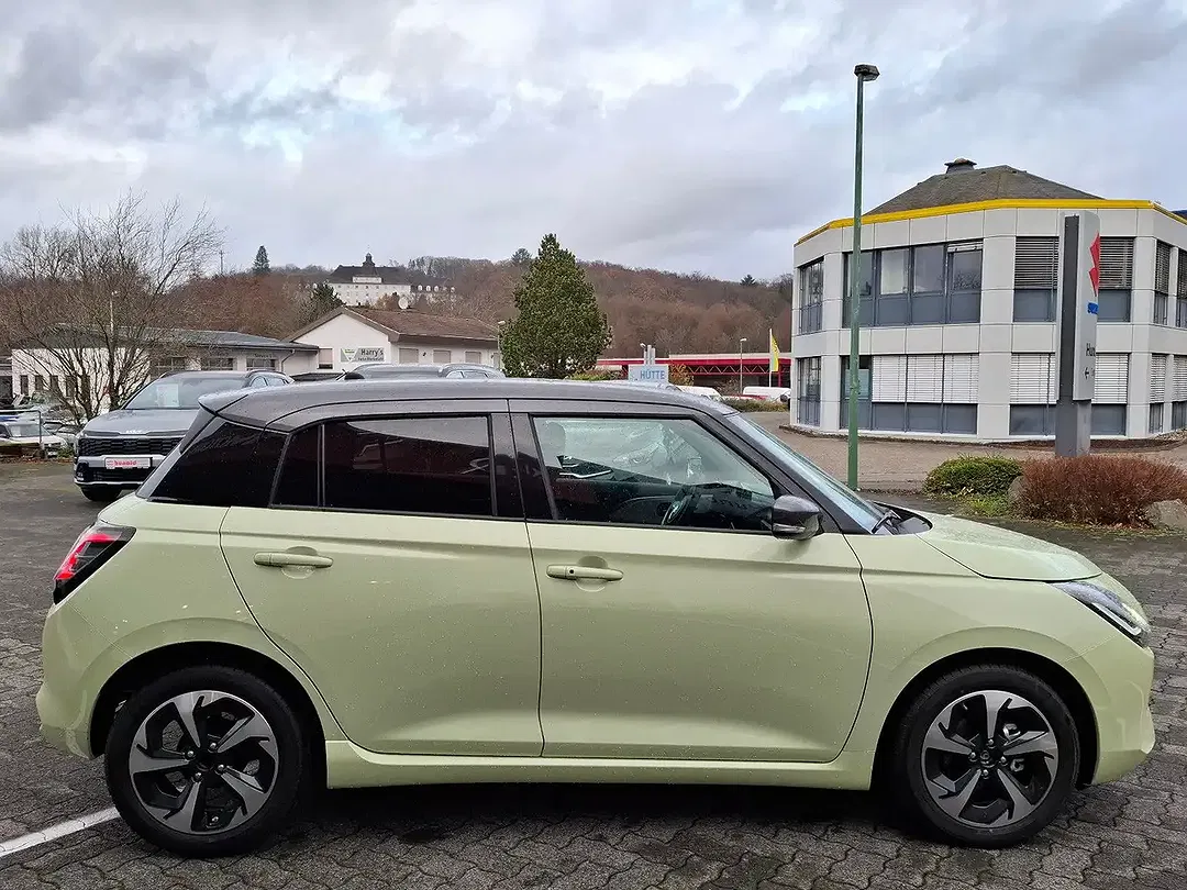 Suzuki Swift - Thumbnail 7