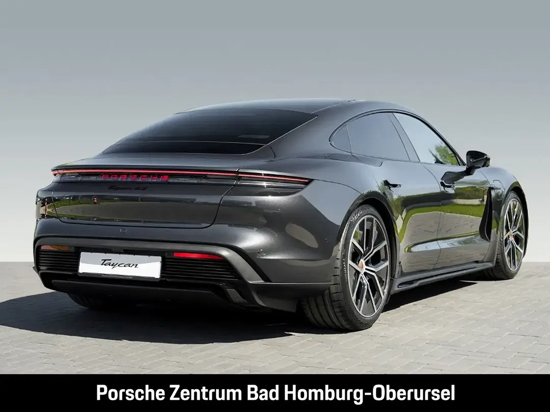Porsche Taycan - Thumbnail 5