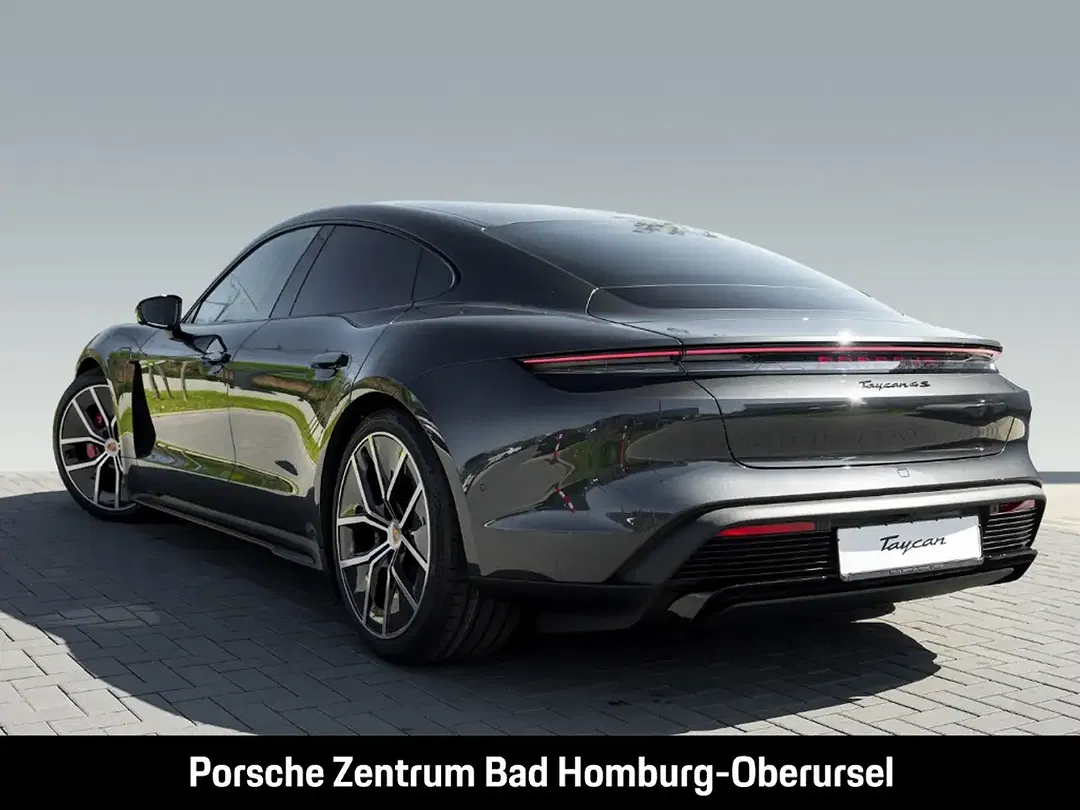 Porsche Taycan - Thumbnail 7