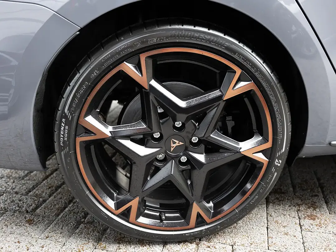 CUPRA Leon - Thumbnail 5