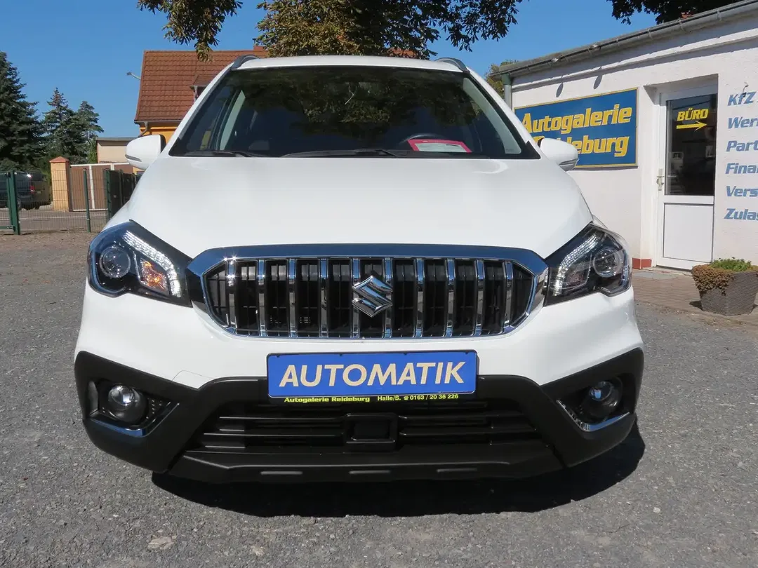 Suzuki SX4 S-Cross - Thumbnail 2