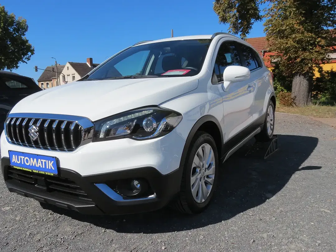 Suzuki SX4 S-Cross - Thumbnail 3
