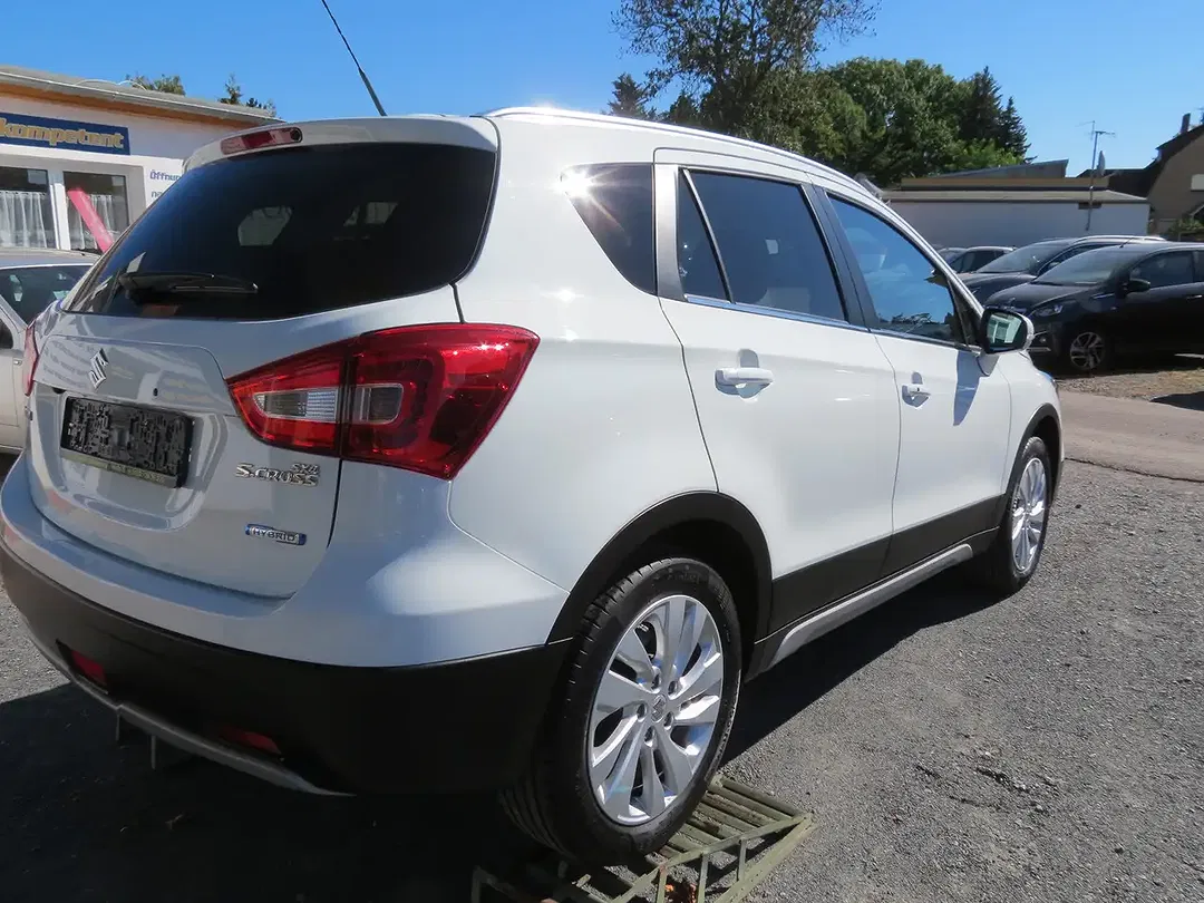 Suzuki SX4 S-Cross - Thumbnail 7